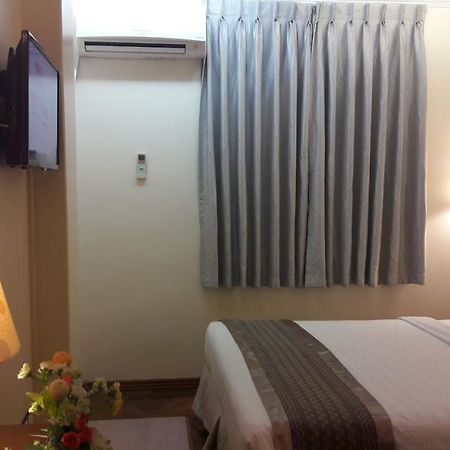 Grand Laurel Hotel Yangon Dış mekan fotoğraf