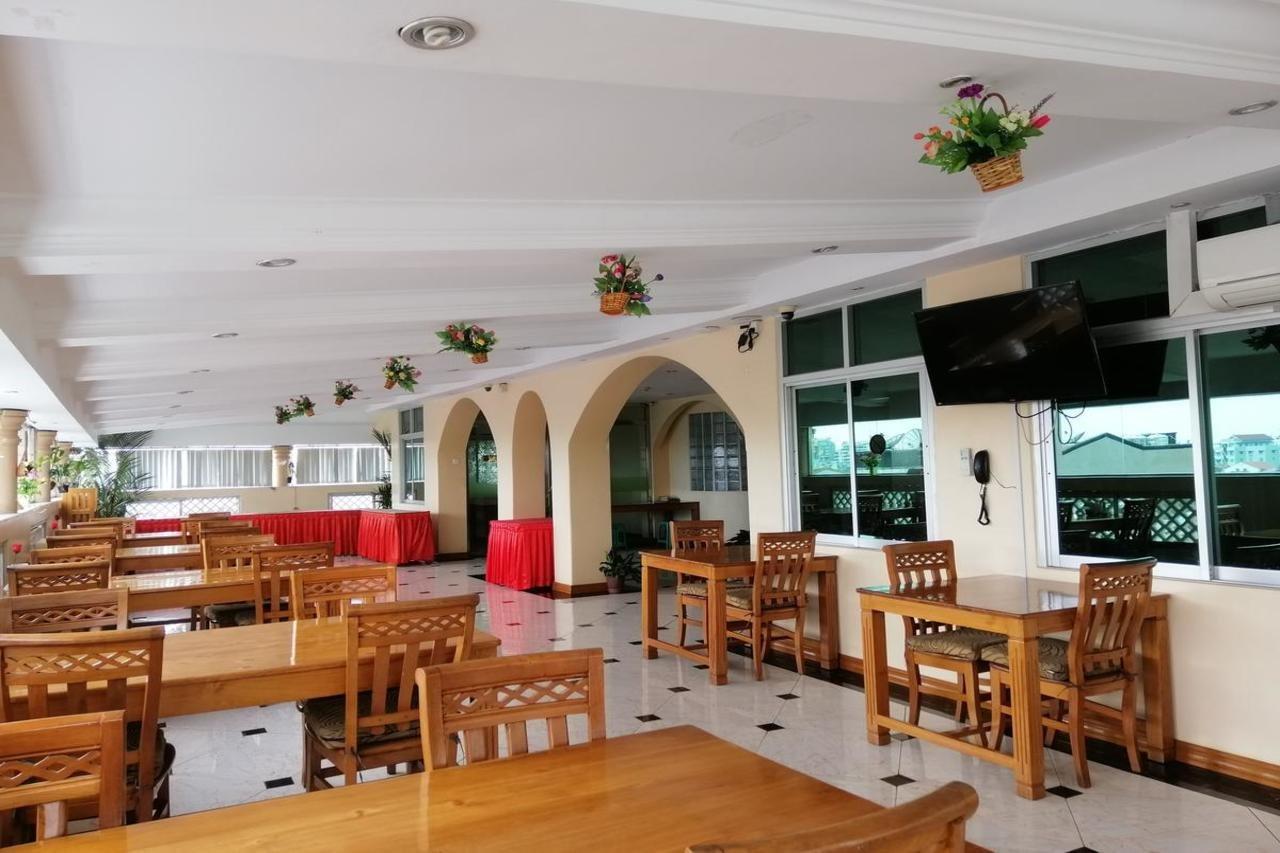Grand Laurel Hotel Yangon Dış mekan fotoğraf