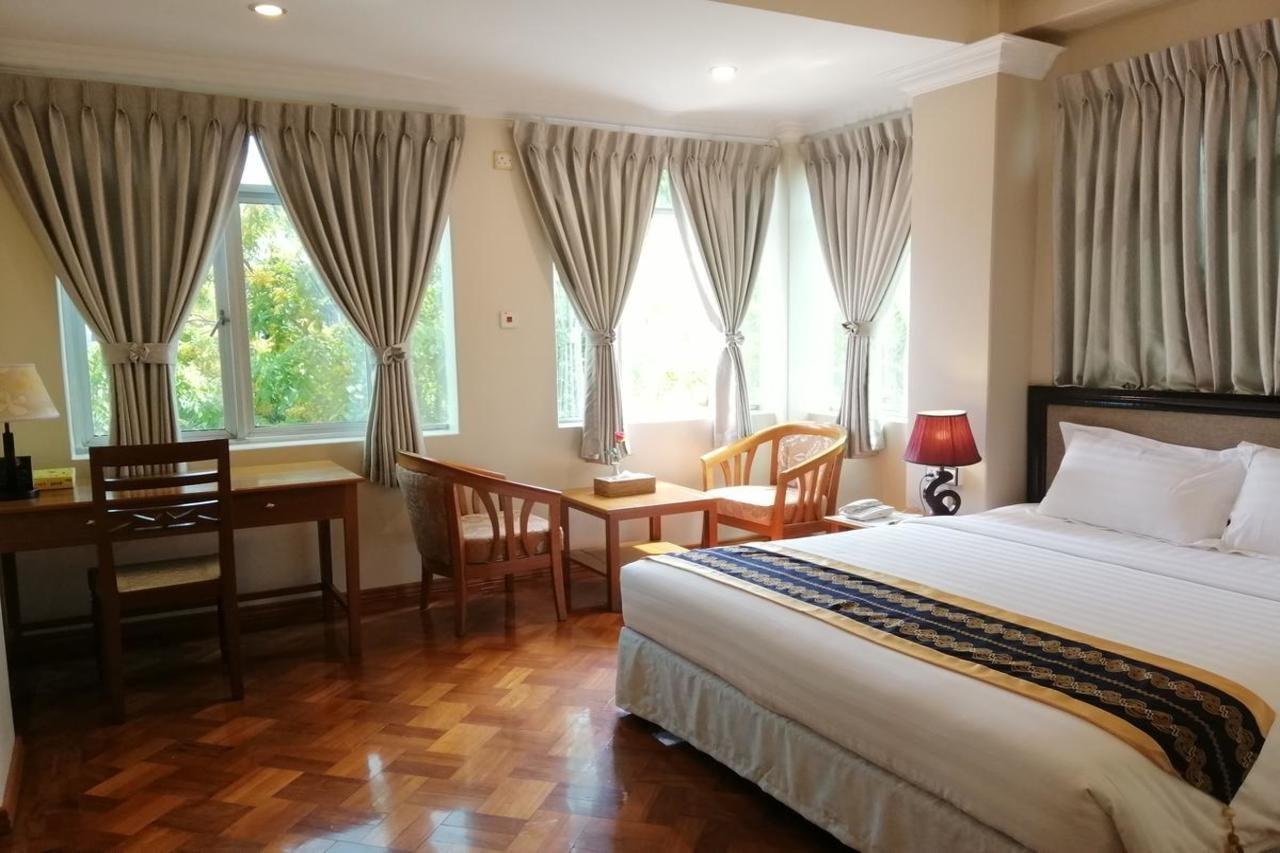 Grand Laurel Hotel Yangon Dış mekan fotoğraf