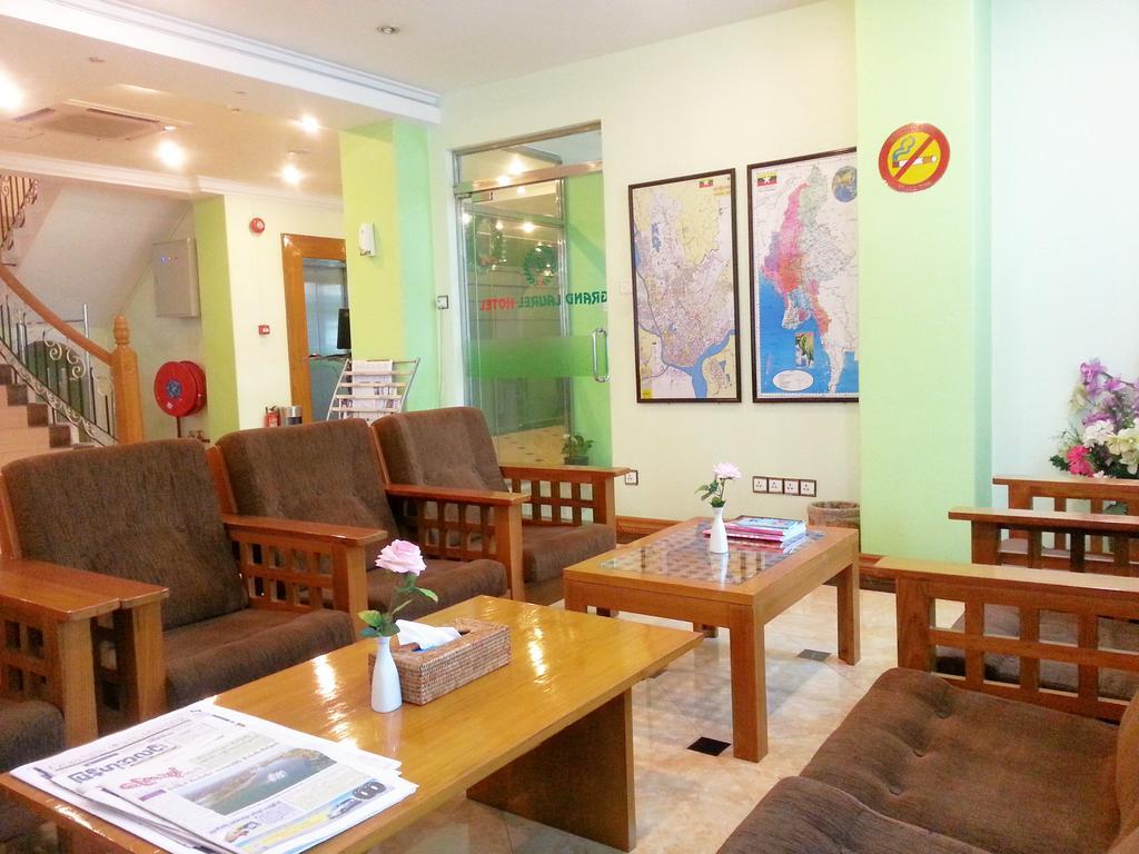 Grand Laurel Hotel Yangon Dış mekan fotoğraf