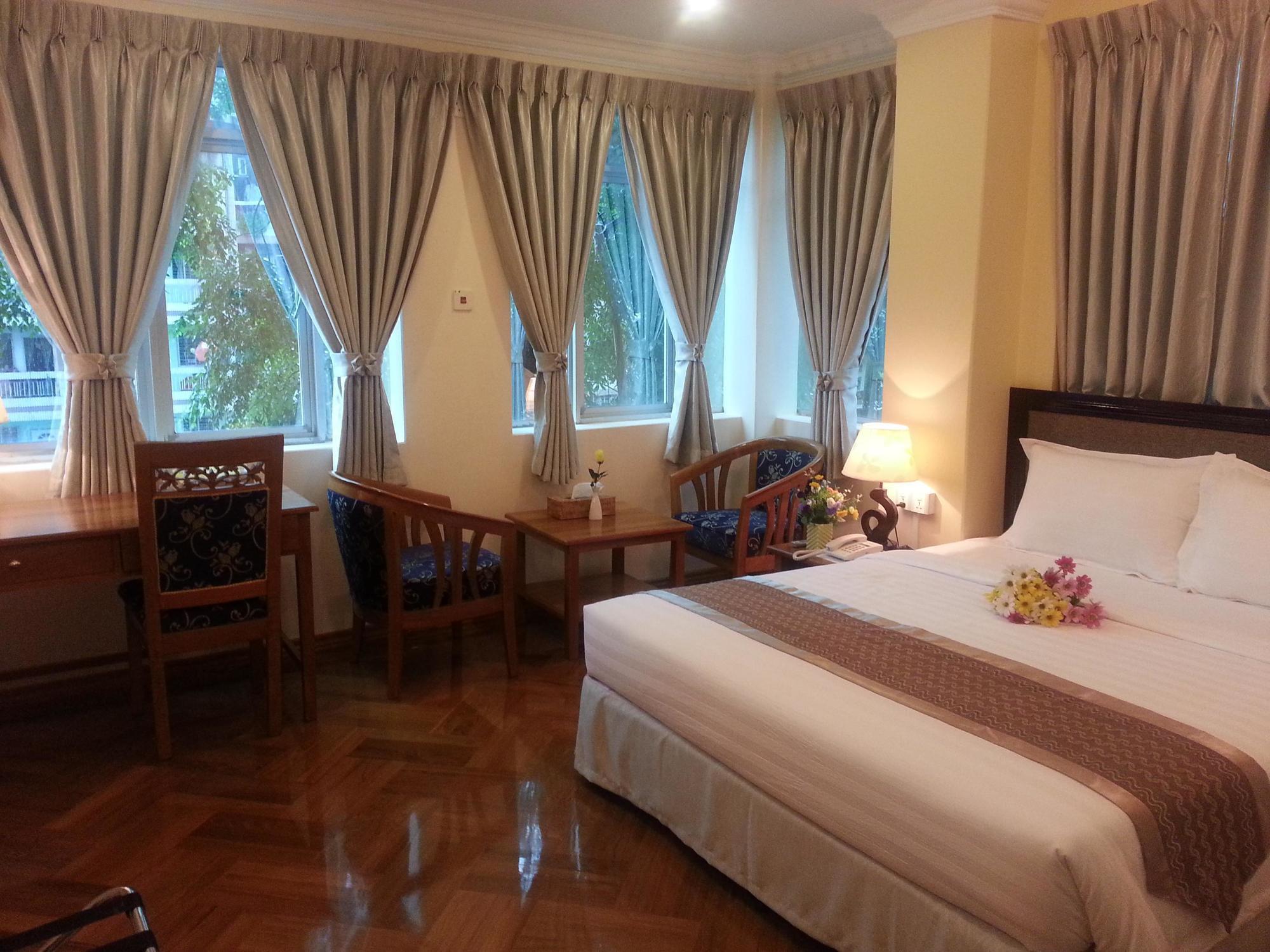 Grand Laurel Hotel Yangon Dış mekan fotoğraf