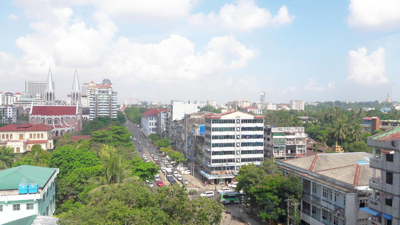 Grand Laurel Hotel Yangon Dış mekan fotoğraf