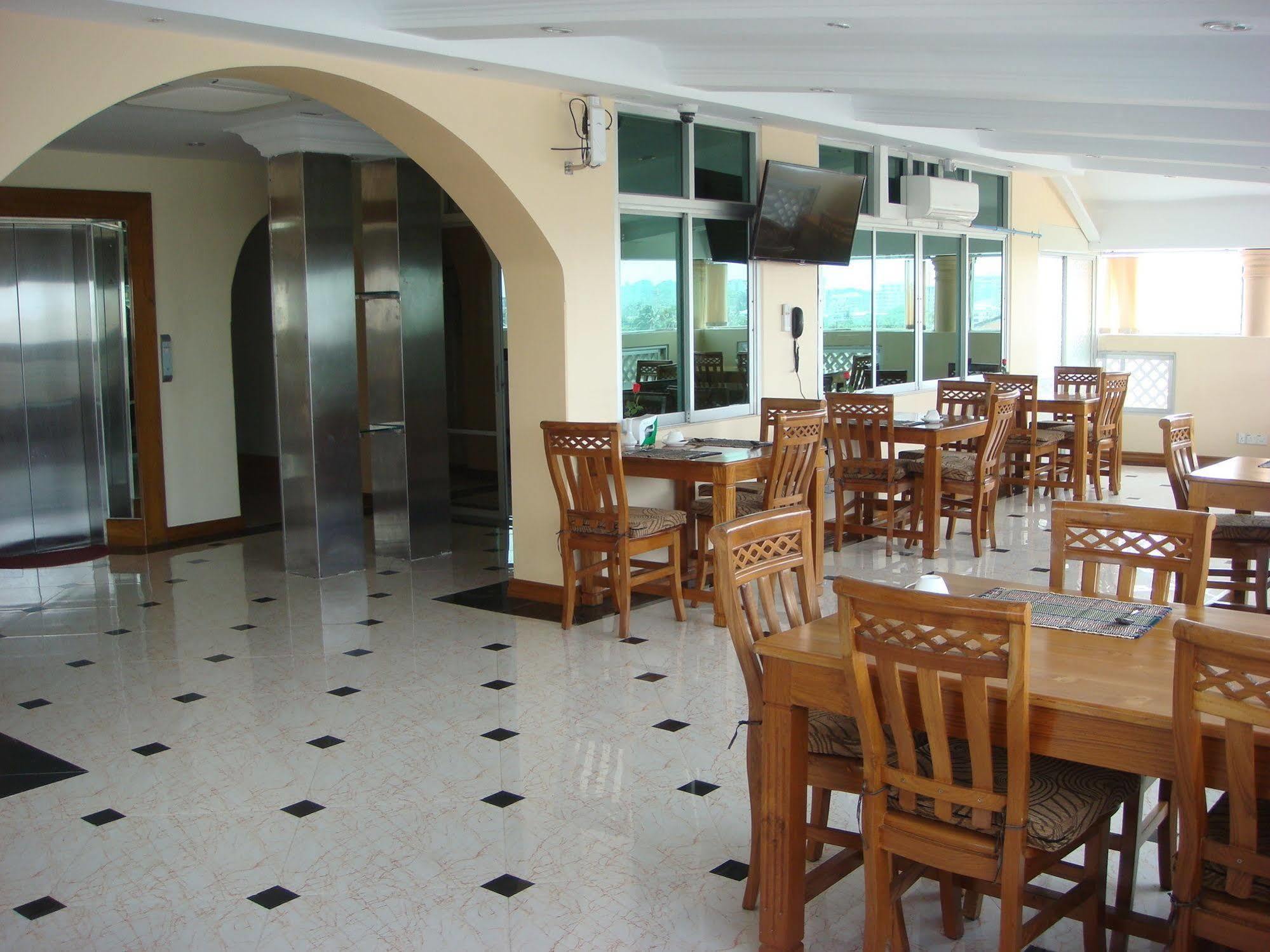 Grand Laurel Hotel Yangon Dış mekan fotoğraf