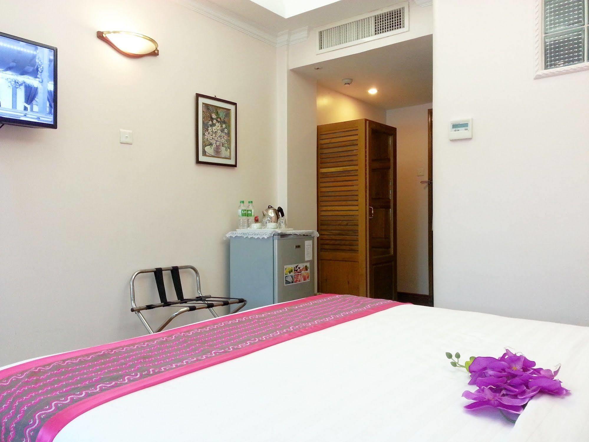 Grand Laurel Hotel Yangon Dış mekan fotoğraf