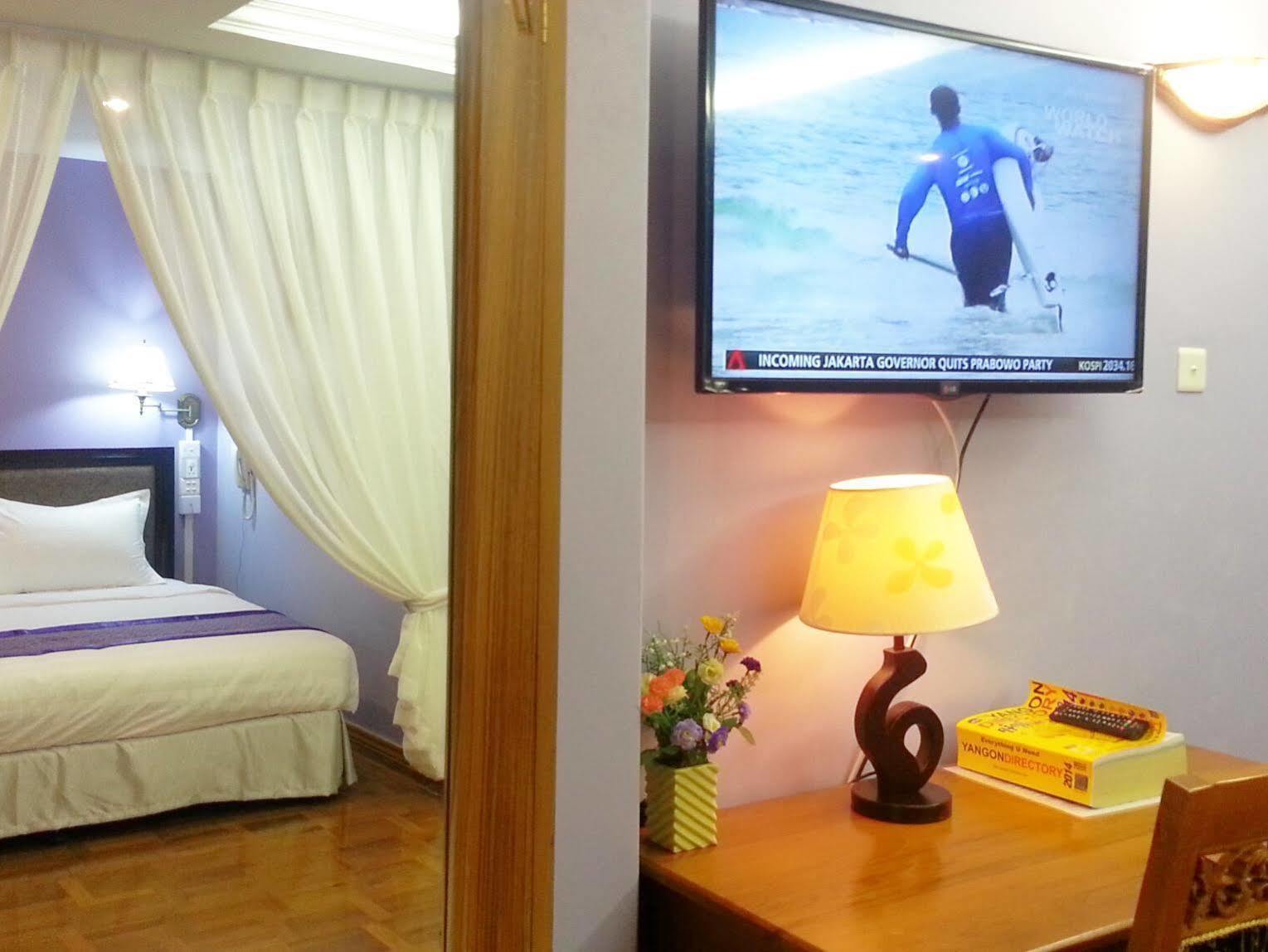 Grand Laurel Hotel Yangon Dış mekan fotoğraf