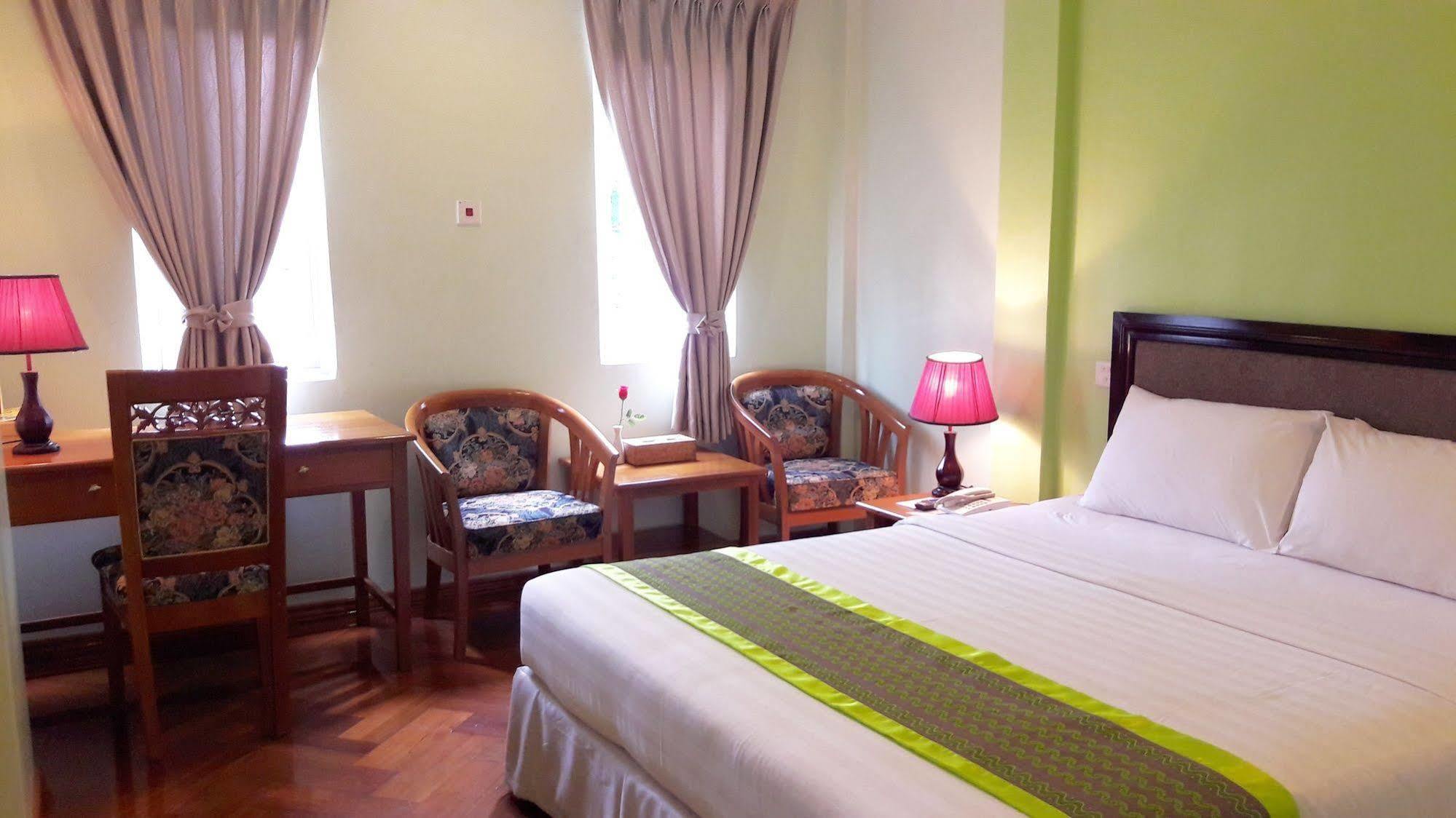 Grand Laurel Hotel Yangon Dış mekan fotoğraf