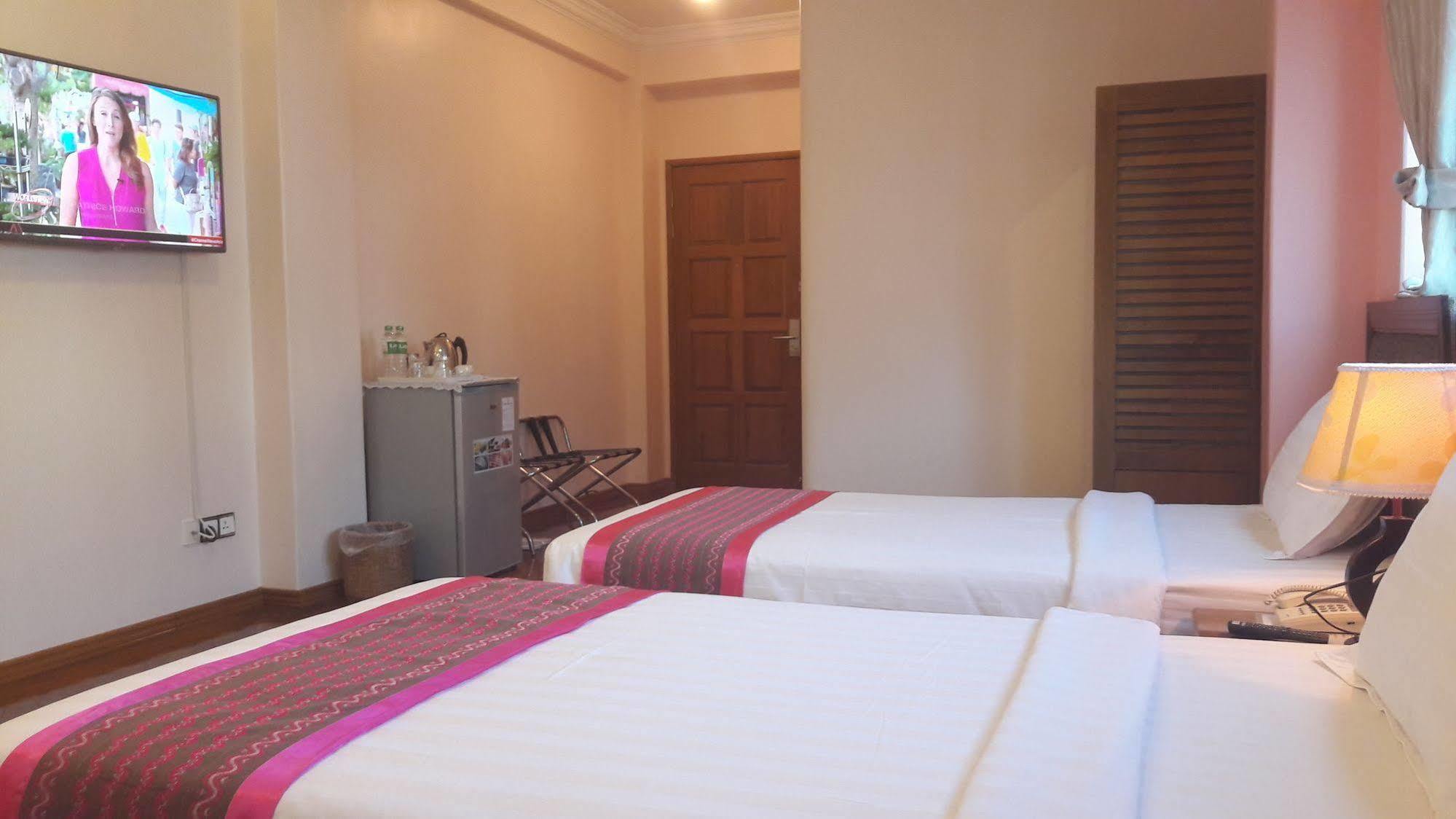 Grand Laurel Hotel Yangon Dış mekan fotoğraf
