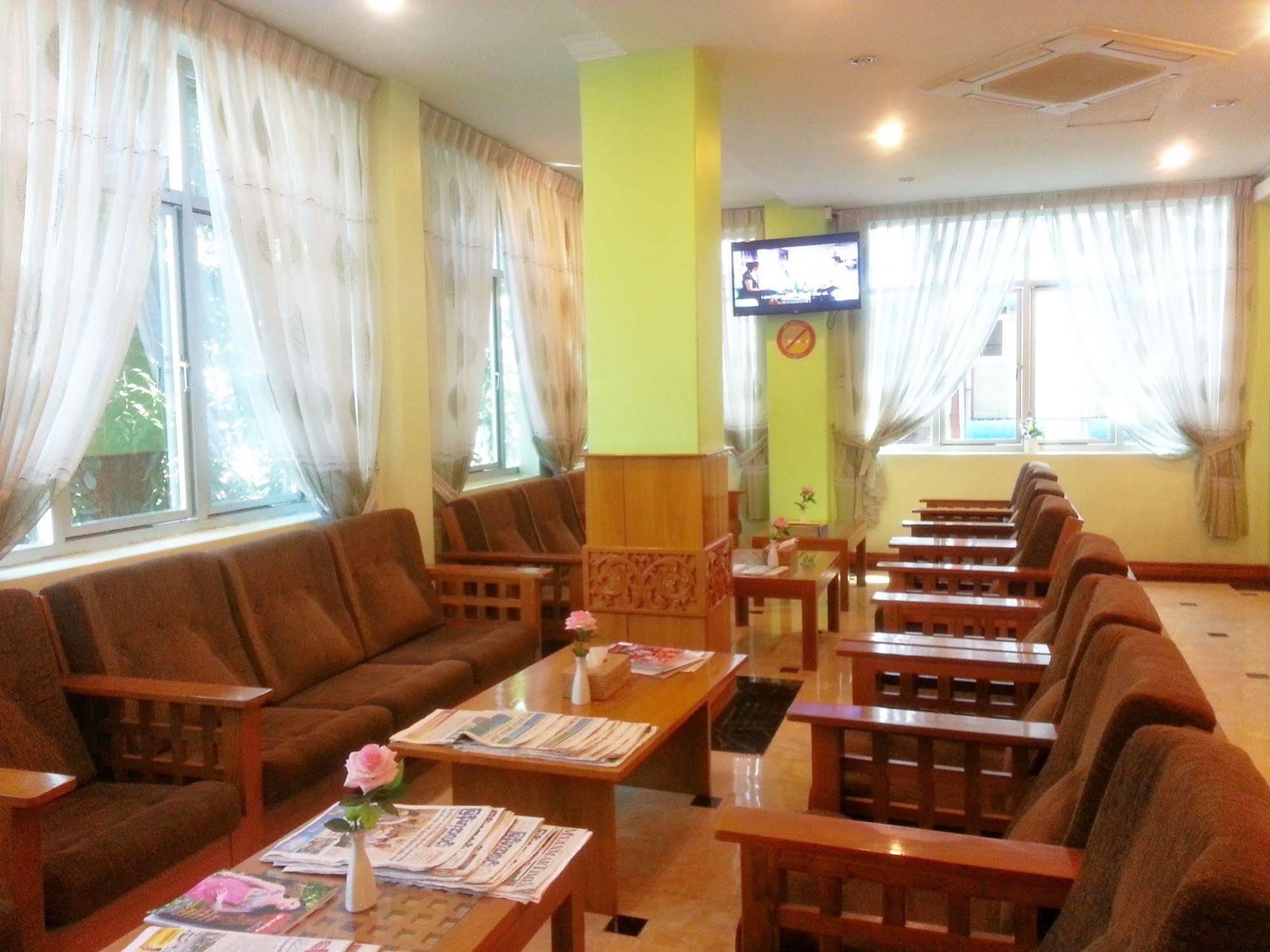 Grand Laurel Hotel Yangon Dış mekan fotoğraf