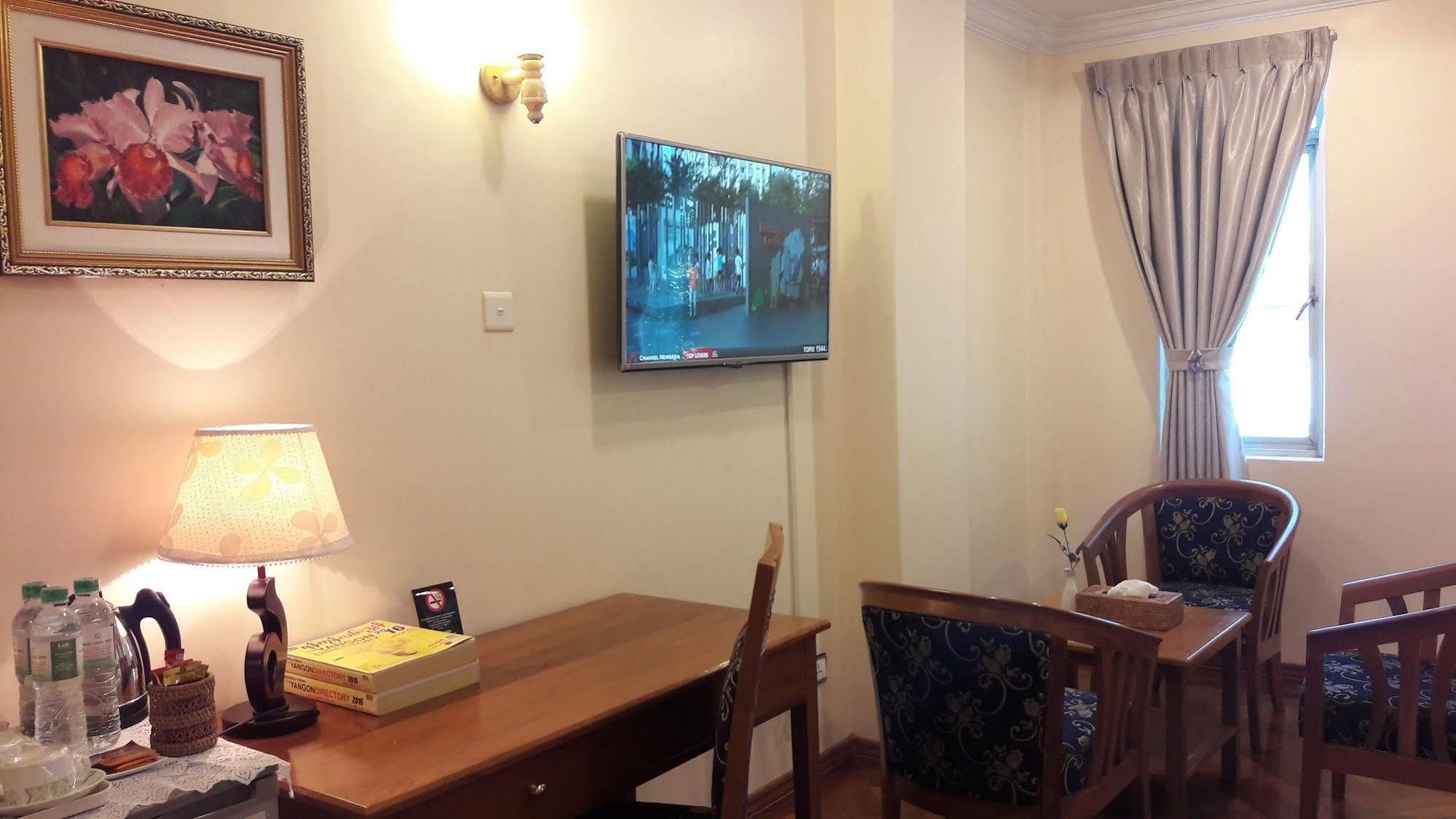 Grand Laurel Hotel Yangon Dış mekan fotoğraf