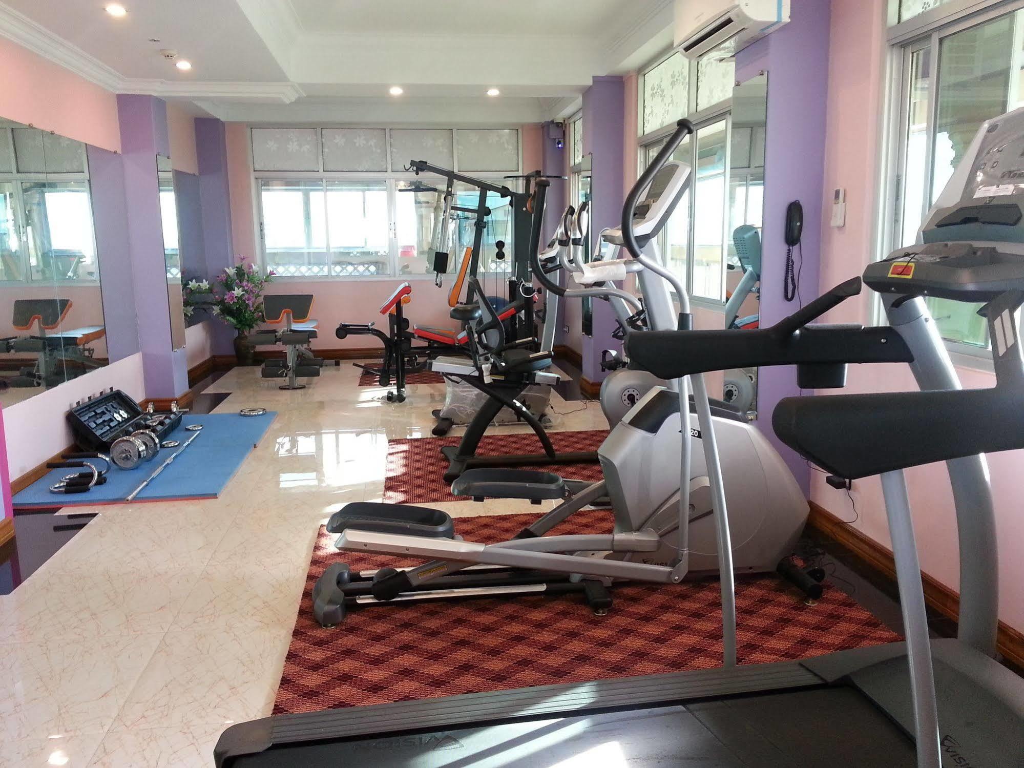 Grand Laurel Hotel Yangon Dış mekan fotoğraf